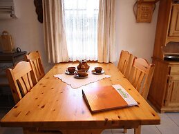 Superb Apartment With Views of the Alps