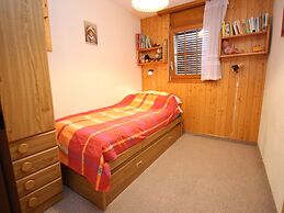 Superb Apartment With Views of the Alps