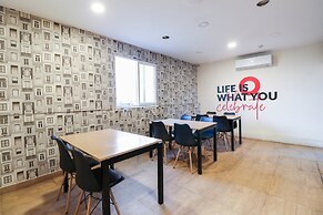 Capital O 67657 Schmear Suites