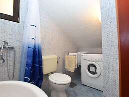 Lovable Apartment, Pool With Deckchairs, Fenced Garden With Grill, Wif