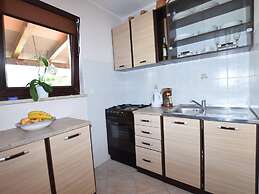 Lovable Apartment, Pool With Deckchairs, Fenced Garden With Grill, Wif