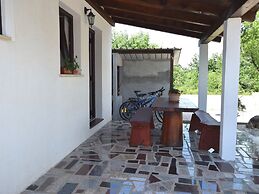 Lovable Apartment, Pool With Deckchairs, Fenced Garden With Grill, Wif