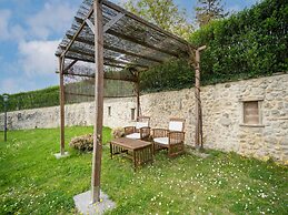 Apartment on Beautiful Estate With Pool Near the Art