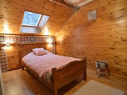 Family House with Large Garden & Games Room near Bambois Lake