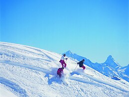 Comfortable Holiday Home With Fireplace