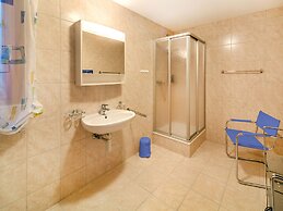 Comfortable Holiday Home With Fireplace