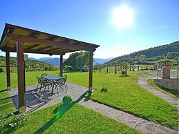 Villa with Private Pool near Cortona in Calm Countryside & Hilly Lands