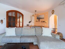 Delux Villa in Vilacolum With Swimming Pool