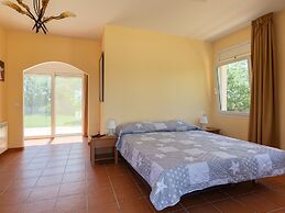 Delux Villa in Vilacolum With Swimming Pool