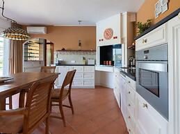 Delux Villa in Vilacolum With Swimming Pool