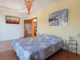 Delux Villa in Vilacolum With Swimming Pool