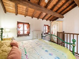 Belvilla by OYO Farmhouse in Citta' di Castello