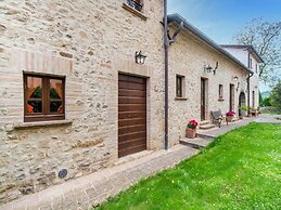 Belvilla by OYO Farmhouse in Citta' di Castello