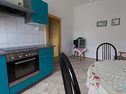 Charming Apartment in Vantacici Amid the Sea