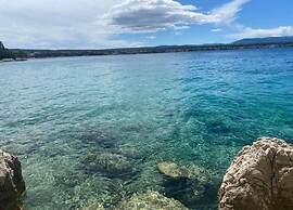 Charming Apartment in Vantacici Amid the Sea