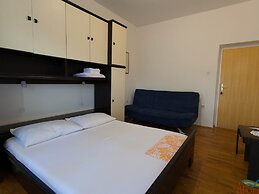 Charming Apartment in Vantacici Amid the Sea