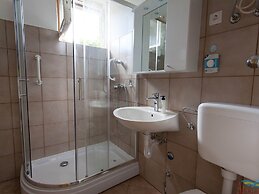 Charming Apartment in Vantacici Amid the Sea