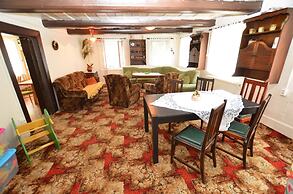 Detached Holiday Home With 5 Bedrooms and Billiards in Northern Bohemi