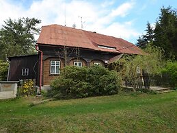 Detached Holiday Home With 5 Bedrooms and Billiards in Northern Bohemi