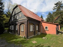 Detached Holiday Home With 5 Bedrooms and Billiards in Northern Bohemi