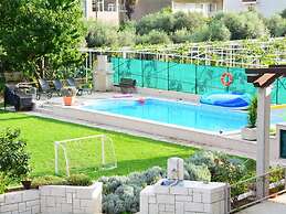 Villa in Peracko Blato With Pool