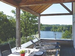 Luxury Apartment With Sauna Over a Lake