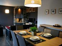 Luxury Apartment With Sauna Over a Lake