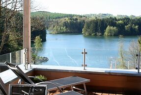 Luxury Apartment With Sauna Over a Lake