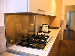 Spacious Apartment in Rome near Sea