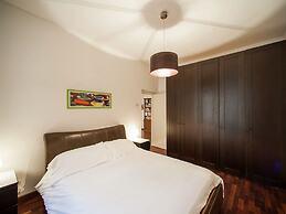 Spacious Apartment in Rome near Sea