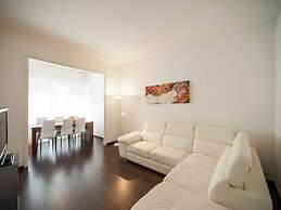 Spacious Apartment in Rome near Sea