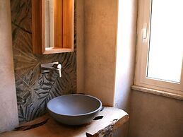 Spacious Apartment in Rome near Sea