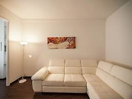 Spacious Apartment in Rome near Sea