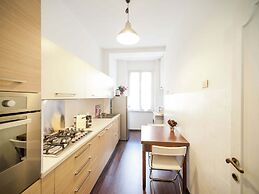 Spacious Apartment in Rome near Sea