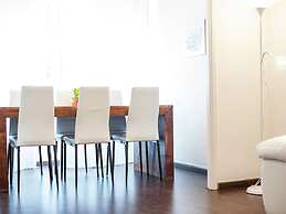 Spacious Apartment in Rome near Sea