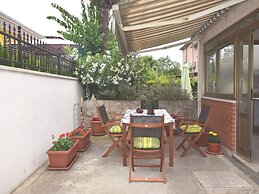 Comfortable Holiday Home Only 500m to the sea With Outdoor Kitchen, Wi