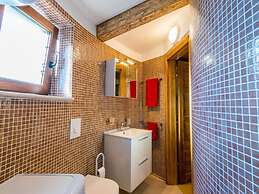 Lovely Holiday Home in Fazana With Swimming Pool