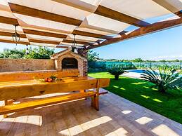 Lovely Holiday Home in Fazana With Swimming Pool