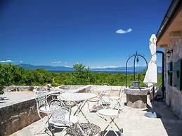 Upscale Villa on an Exclusive Island