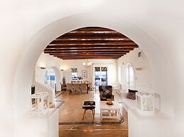 Villa in Mykonos With Private Pool