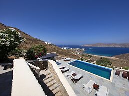 Villa in Mykonos With Private Pool