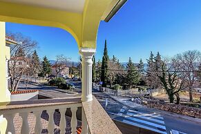 Charming Home With Swimming Pool and Beautiful Covered Terrace