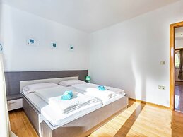 Charming Home With Swimming Pool and Beautiful Covered Terrace