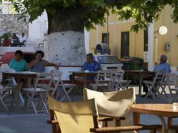 Charming Holiday Home in Kritinia With Garden