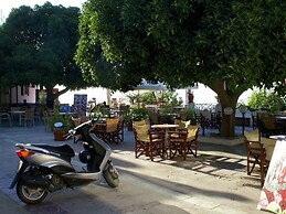 Charming Holiday Home in Kritinia With Garden