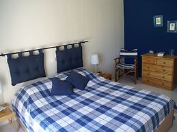 Charming Holiday Home in Kritinia With Garden