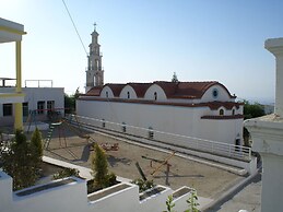 Charming Holiday Home in Kritinia With Garden