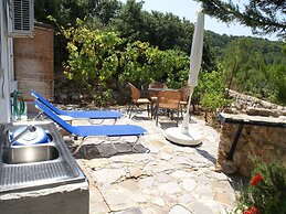 Charming Holiday Home in Kritinia With Garden