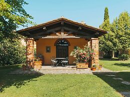 Chalet With Swimming Pool in Cortona