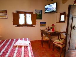 Chalet With Swimming Pool in Cortona